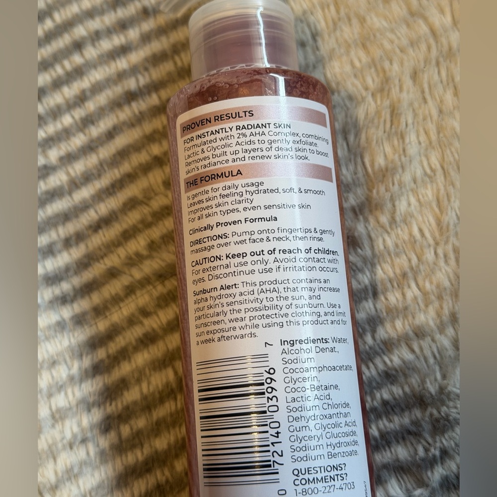 Eucerin Radiant Tone Cleansing Gel 2% Exfoliating AHA Complex 6.8 FL OZ New - Picture 5 of 6